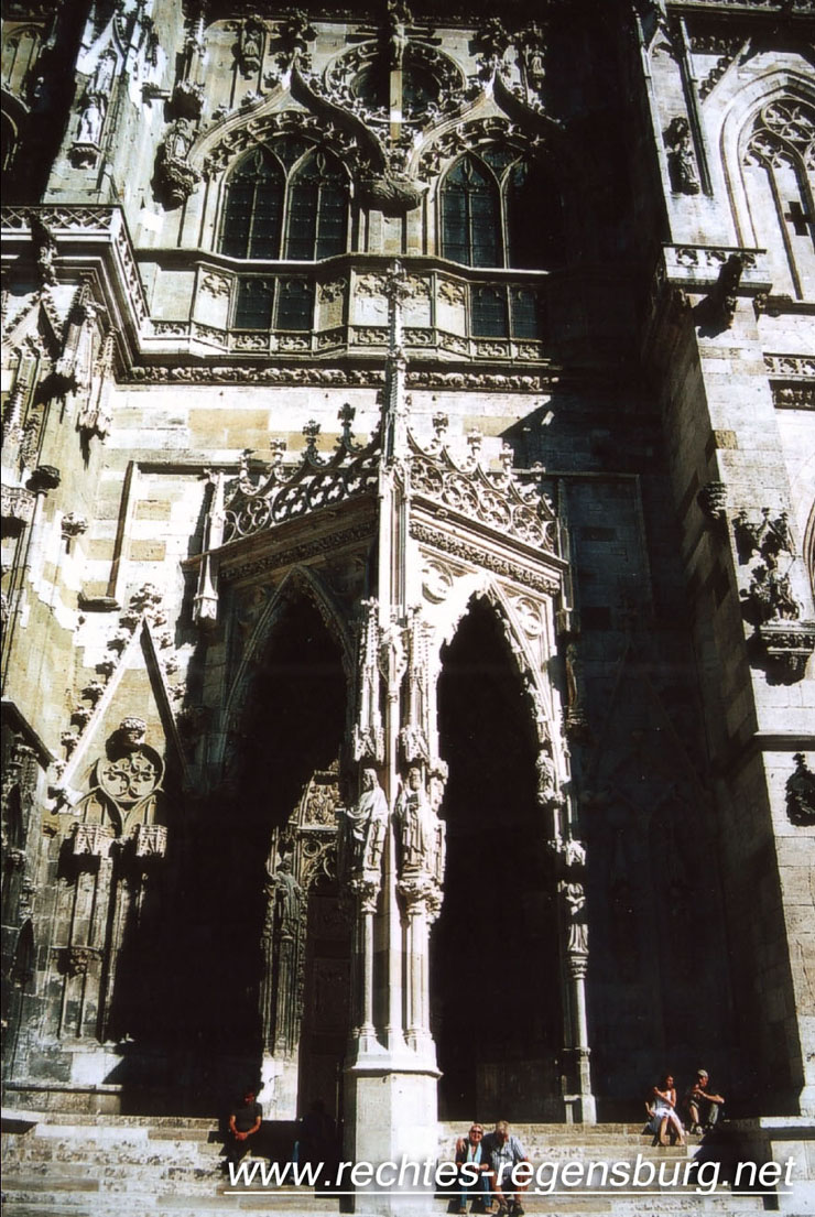 westportal des dom regensburg, einweihung durch papst bendikt XVI. , Katholische Messe Sonntag Priesterseminar